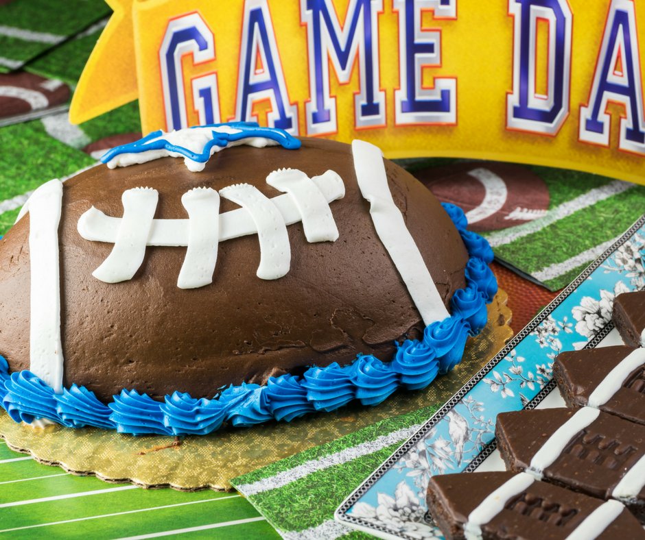PotitosBakery1's tweet photo. Special occasions like watching the big game call for specialty cakes! There is no limit to what we can do for you. https://t.co/daza6m2ntL