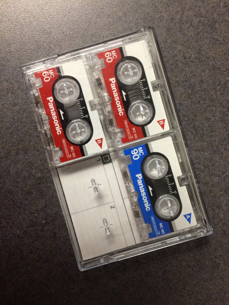 ElishebaM's tweet image. Someone is being benevolent! Another #hereyouthrowthisaway #uselesstech