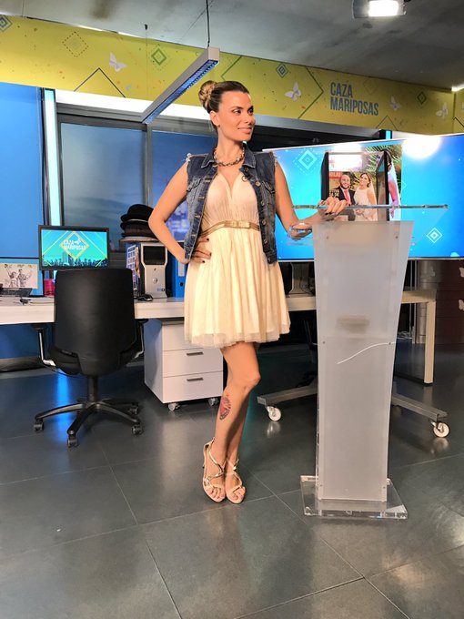 Hoy en @cazamariposastv con zapatos @vanessaheels_ y vestido #keepcalmtrendy  @Defcon1makeup @sterzoroa<a class="tags" target="_blank" title="On Twitter" href="/?out=eyJ0eXAiOiJKV1QiLCJhbGciOiJIUzUxMiJ9.eyJpYXQiOjE3MjMwMjgyMDEsImlzcyI6InR3cG9ybnN0YXJzLmNvbSIsIm5iZiI6MTcyMzAyODIwMSwiZXhwIjoxNzU0NTY0MjAxLCJyZWRpcmVjdF91cmwiOiJodHRwczovL3R3aXR0ZXIuY29tL2NhemFtYXJpcG9zYXN0diJ9.X_sNBBOnq2l6m1UNiJP2GPdlJ530526jR4qz-Dbd2vBkbxe-nxsAWQHudJaW7tbLlUoSb1G6PRjc8wjilUcF5Q">@cazamariposastv</a><a class="tags" target="_blank" title="On Twitter" href="/?out=eyJ0eXAiOiJKV1QiLCJhbGciOiJIUzUxMiJ9.eyJpYXQiOjE3MjMwMjgyMDEsImlzcyI6InR3cG9ybnN0YXJzLmNvbSIsIm5iZiI6MTcyMzAyODIwMSwiZXhwIjoxNzU0NTY0MjAxLCJyZWRpcmVjdF91cmwiOiJodHRwczovL3R3aXR0ZXIuY29tL3ZhbmVzc2FoZWVsc18ifQ.kKDuh2KOTav0-gwqBM6NwUcZN1lJv4D-dLKtT-LFAuEs6-nsMSzZSfYcZW6Lra0nk7Zh4i_wb4A3H12vgA72DQ">@vanessaheels_</a><a href="/tag/keepcalmtrendy"class="tags"><span>#keepcalmtrendy</span></a>