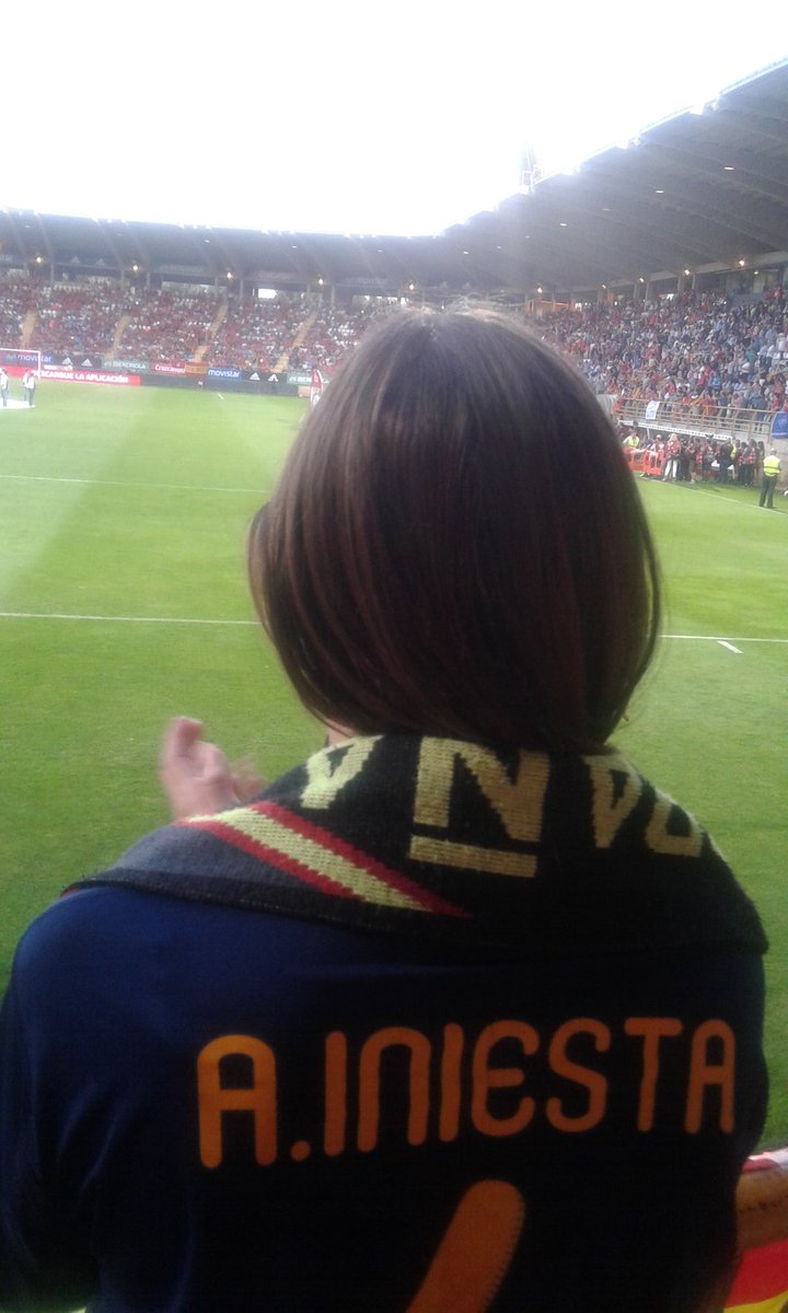 Iluminatis4's tweet photo. #Iniesta20 leí tu libro y me emocione..casi tanto como cuando te quitaste la camiseta tras marcar el gol k nos dio la victoria en Sudafrica https://t.co/ZaR7l2fSsW