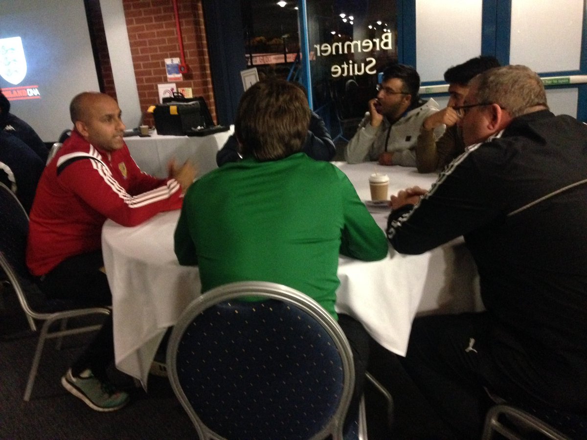 dan_kilvington's tweet image. @asadrqureshi representing @BacaBaca2012 #creatingcoaches #developingcoaches ⚽️⚽️⚽️