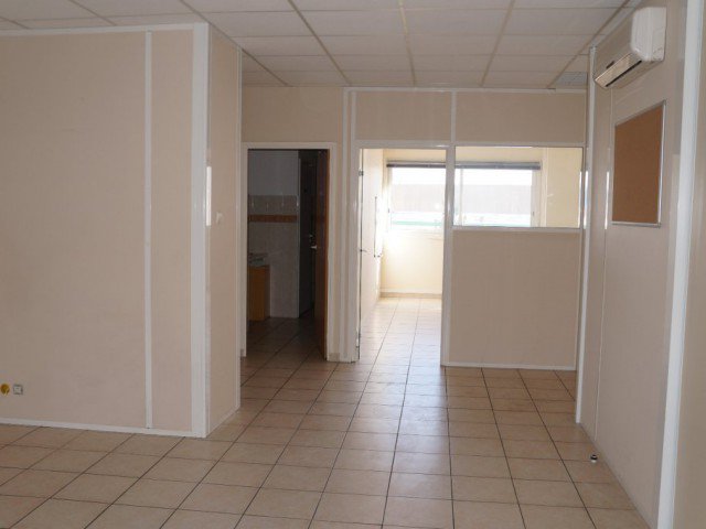 agence_i's tweet photo. Nouveau: A louer - Bureaux - La farlede (83210) - 450m²: https://t.co/ayIztxsHGF https://t.co/agw8wMI9rN