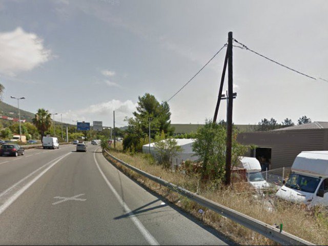 agence_i's tweet photo. Nouveau: A louer - Local - La valette du var (83160) - 400m²: https://t.co/9GqrNvEltV https://t.co/YYiGI8hJls