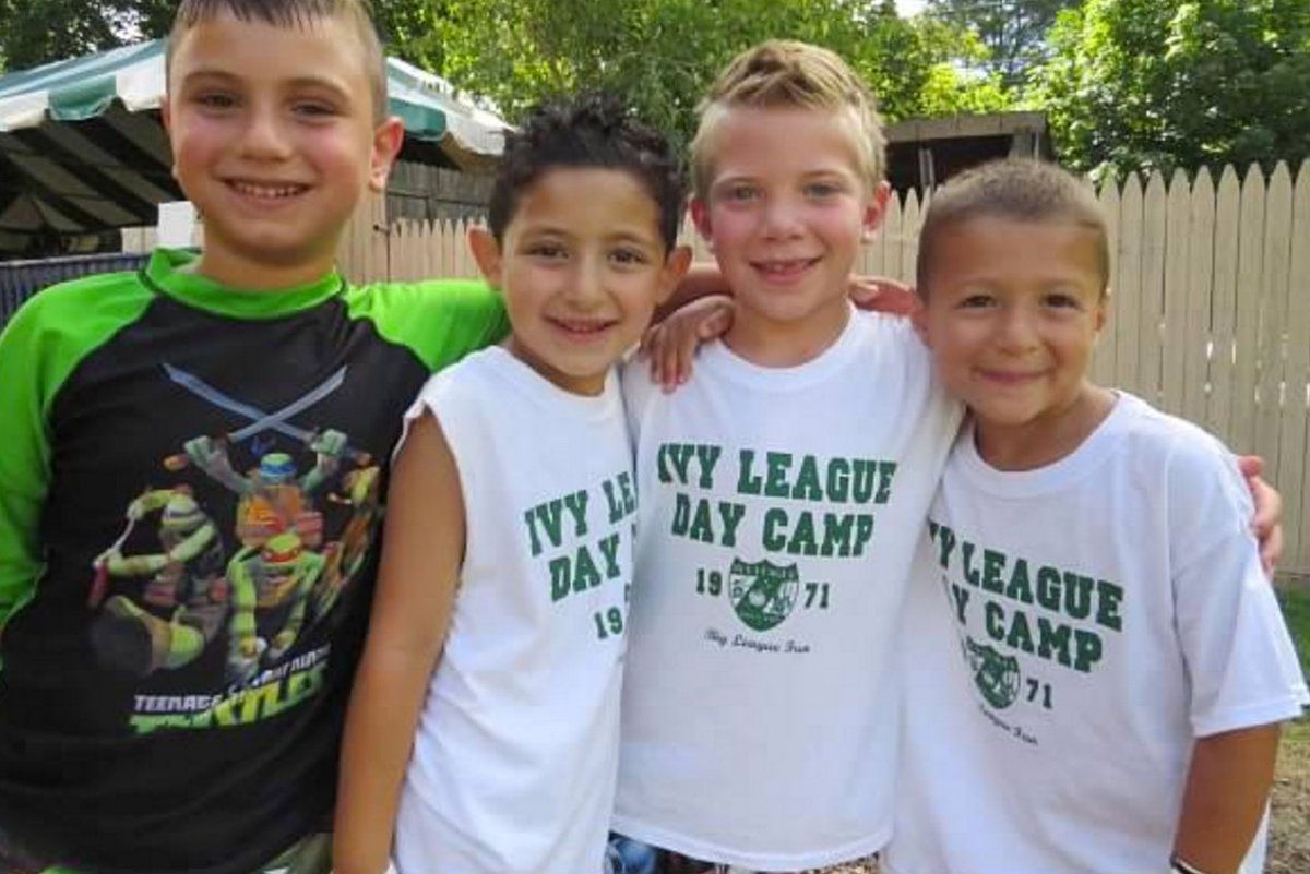 ivyleaguecamp's tweet photo. ILDC - where strangers become friends and friendships last a lifetime! #bigleaguefun https://t.co/7b0a3HSPyo
