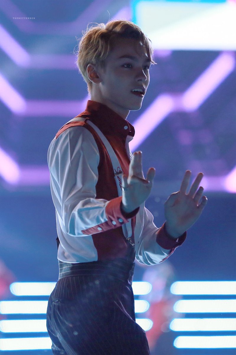 SeventeenPics's tweet photo. https://t.co/zM3RXiNOAX
