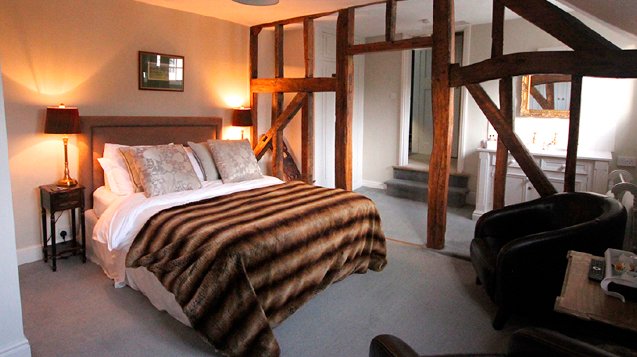 Laughern Hill Estate tweet media