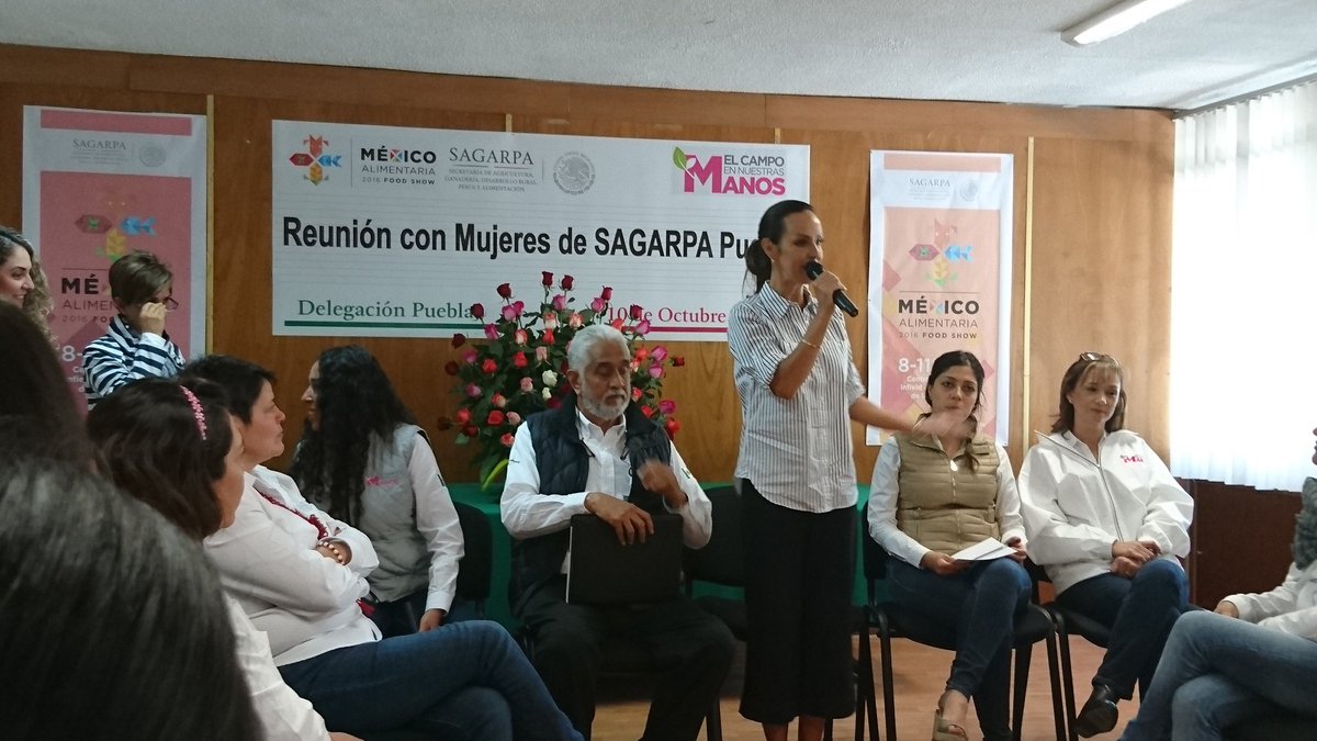 silvia_sotomayo's tweet photo. @incarural presente en visita esposa del Secretario @ppcalzada Puebla, reunión con personal de la Delegación y con mujeres productoras https://t.co/0t0K38g6aE
