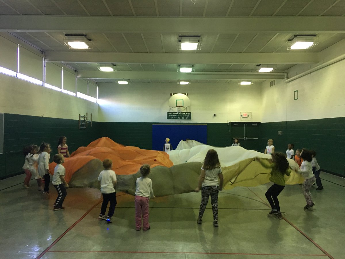 Parachute Day <a href="/SimondSuperstar/">Simonds Superstars |The Lamphere Schools</a> #wearelamphere