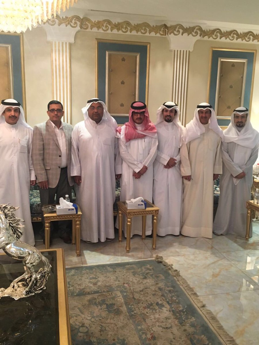 pressALQ8's tweet photo. وزير التربية والتعليم اليمني السابق وسفير اليمن في الكويت ا.د علي منصور بن سفاع والاخ عبدالله جديع الوتيد في ديوان د عبدالعزيز السويط https://t.co/s7Vy9SRLrO
