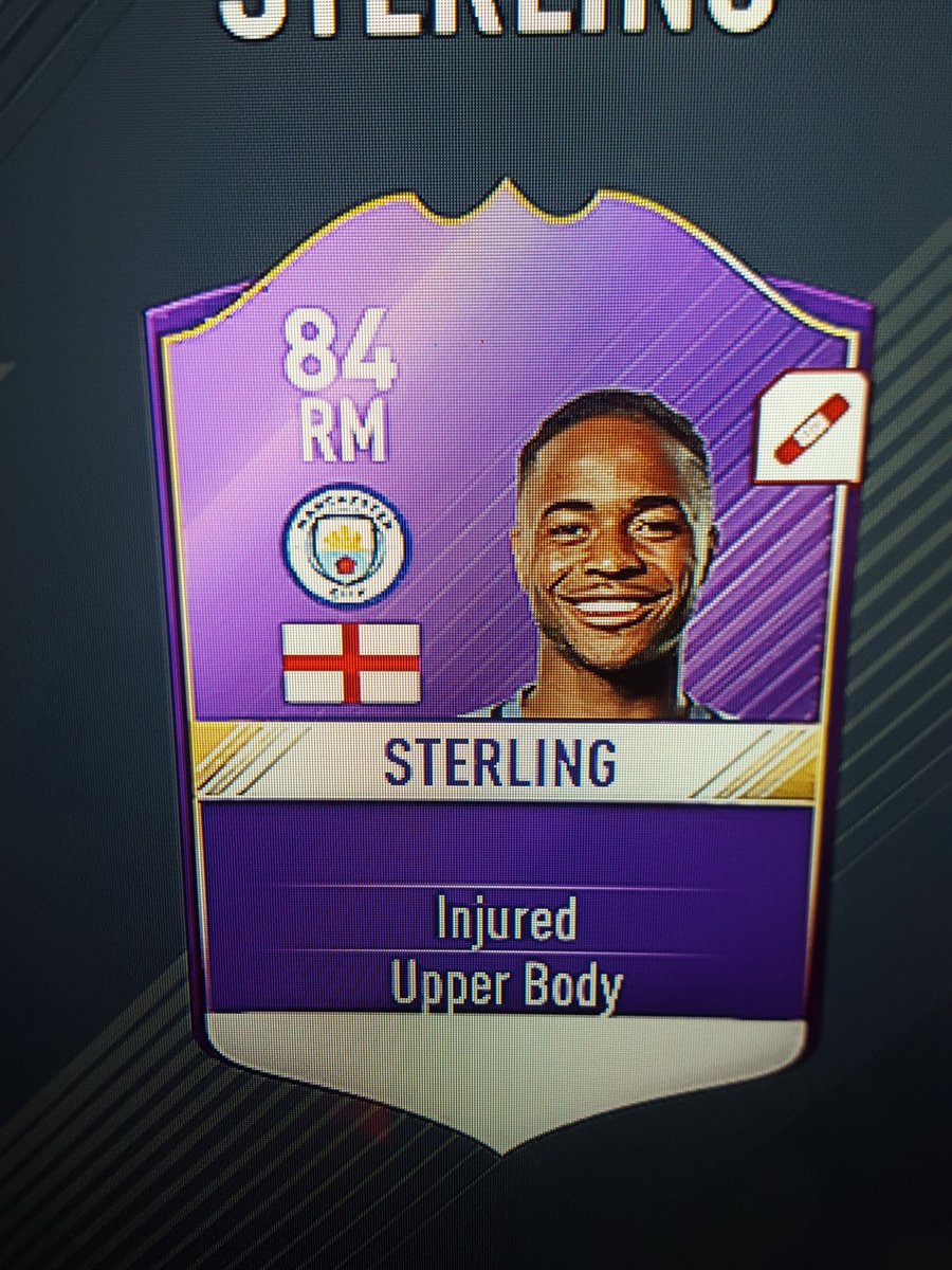 OrenHTA's tweet photo. @RobHodson_ @EASPORTSFIFA   can't see for how long he is injured.
please fix. https://t.co/kR0CiOeuNu