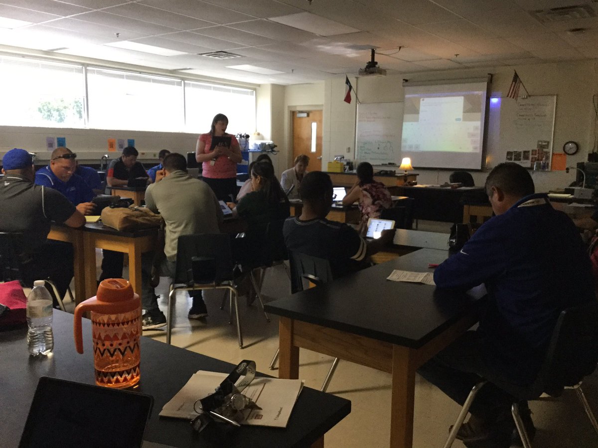 RhynesLisa's tweet photo. Teaching teachers to tweet!" #wearepatneff https://t.co/ZFhDeIKxZc