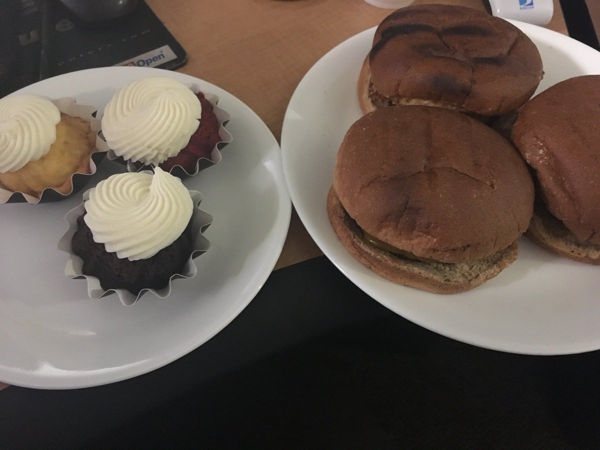 ConversePolice's tweet photo. SPECIAL SHOUT OUT TO CONVERSE FIRE! They brought their dispatchers a meal even though their day was busy. #ConverseFire #ConversePolice https://t.co/wRAqWOouC9