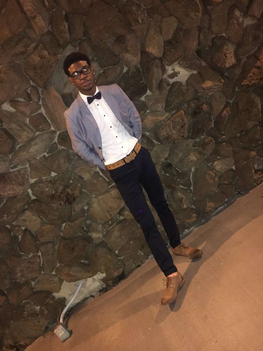 Lamar4MVP's tweet photo. I had to boss up for a check 💸 https://t.co/QmgKQzdIfM