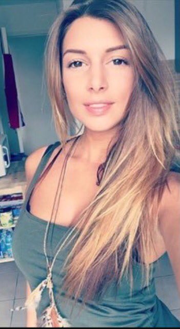 Team_Karisma_'s tweet photo. @Maevamzoff si tu savais comment tu manques mon chat 😭💖💎 @Maevamzoff https://t.co/rnsU4ALiGT