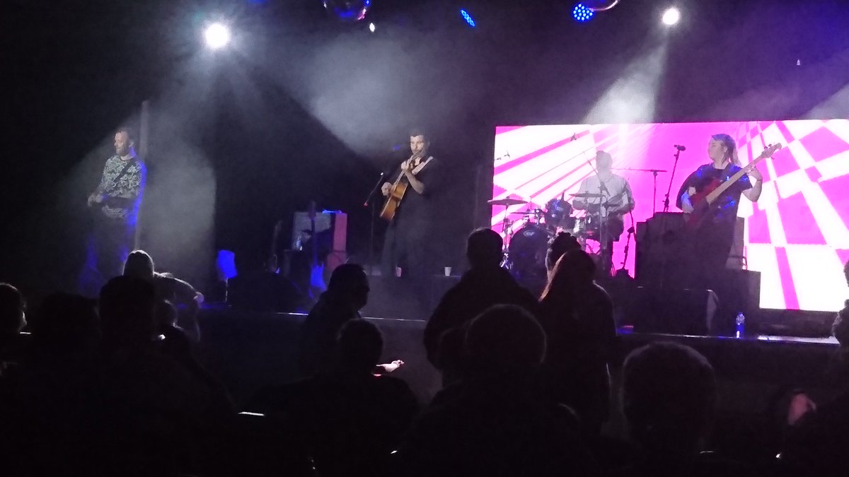 glvjp's tweet photo. Great set 🎸 🎤 🎶 @SomerwestBand https://t.co/ijp2VQYzkL