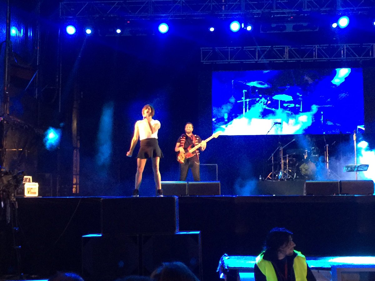 niiglia's tweet photo. Cuando a un tío le queda mejor la falda que a ti... #ANightInTheOpera #Pilares'16 https://t.co/VdoeCv4OdL