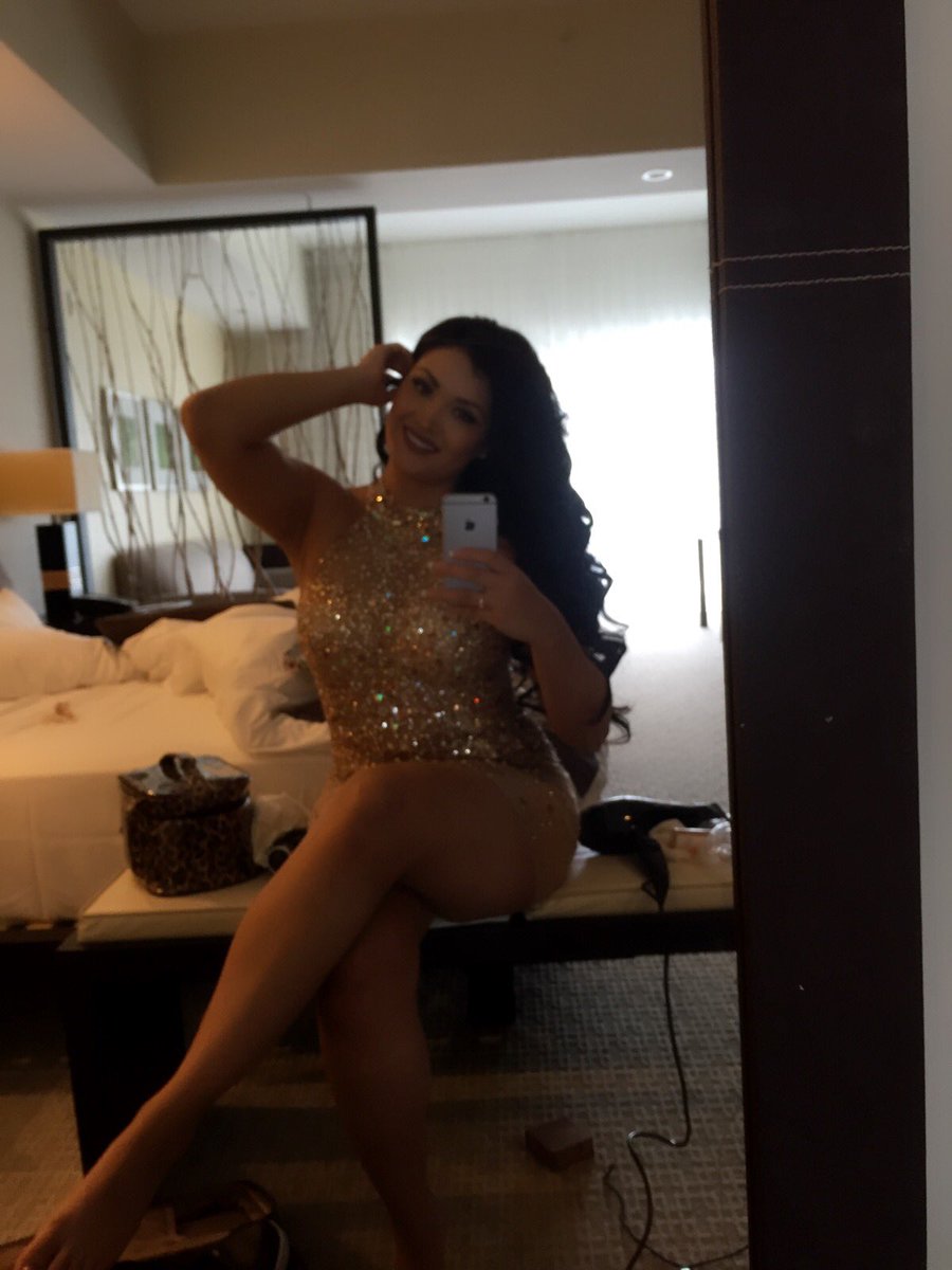 MicheilleSoifer's tweet photo. Gracias a todos ustedes mis Michilovers que están a mi lado siempre todo esta oscuro pero pronto saldrá el sol https://t.co/FvsRTBO6jT