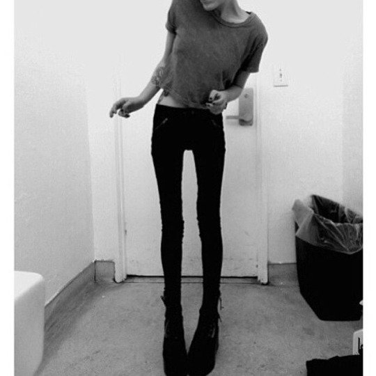 Парень и девушка. Парень видел девушку худой. Брайан олдхэм (brian oldham). Мартынчук кельвин кляйн. Стильные парные фотосессии.