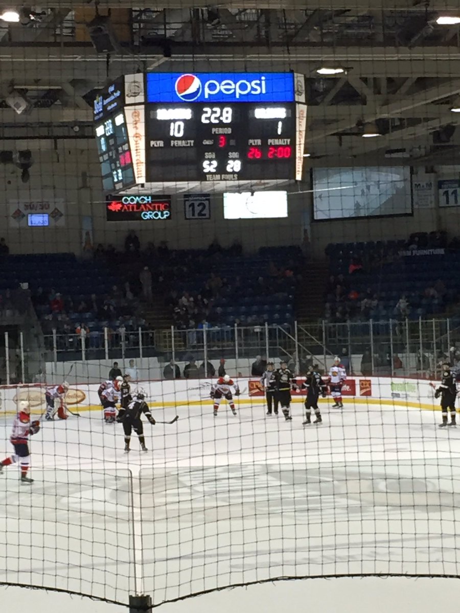 SherryRobyn's tweet photo. @monctonwildcats should probably try playing #hockey instead of running around the ice head hunting #nofun #blowout https://t.co/9odqjwi0S7