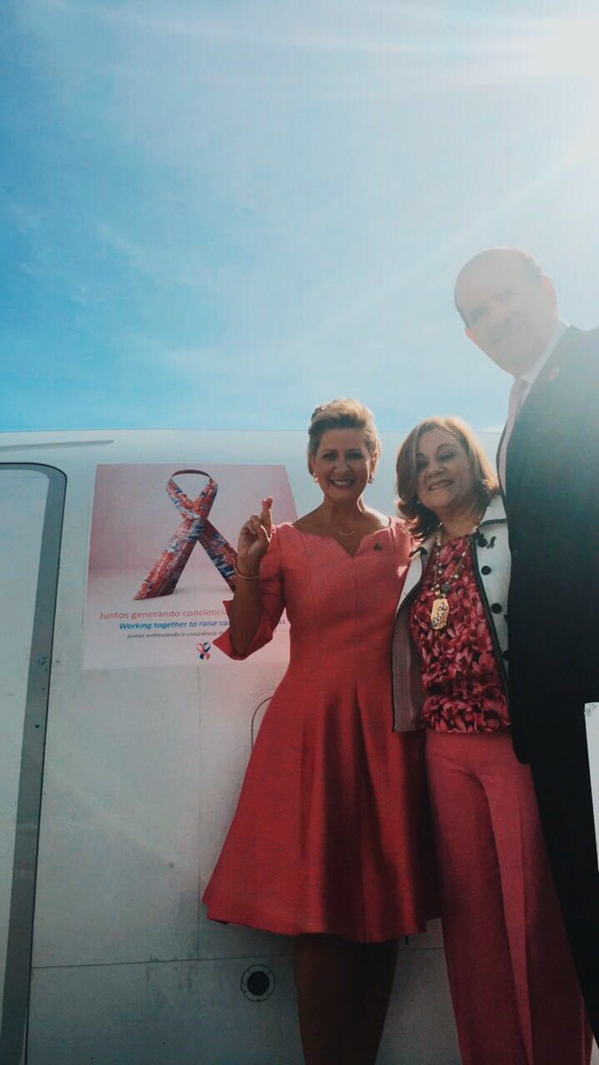 CopaAirlines's tweet photo. Seguiremos trabajando para que la conciencia contra el cáncer se eleve cada día más lejos y más alto #SomosCopa https://t.co/AaocSgvKXk