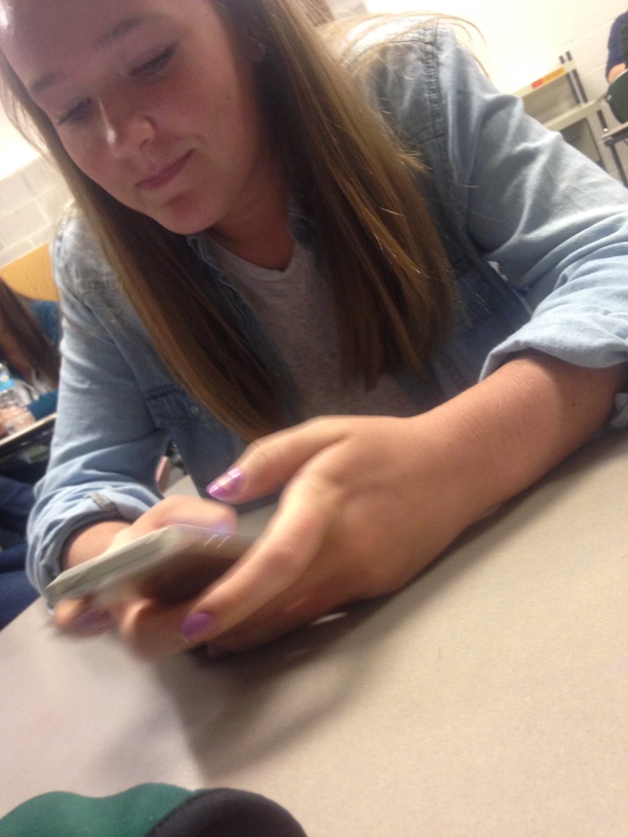aAske_'s tweet photo. Happy birthday Morgan #tocobell #fruitloops @morgan_arnholt 👽 https://t.co/yThVzyd5L2
