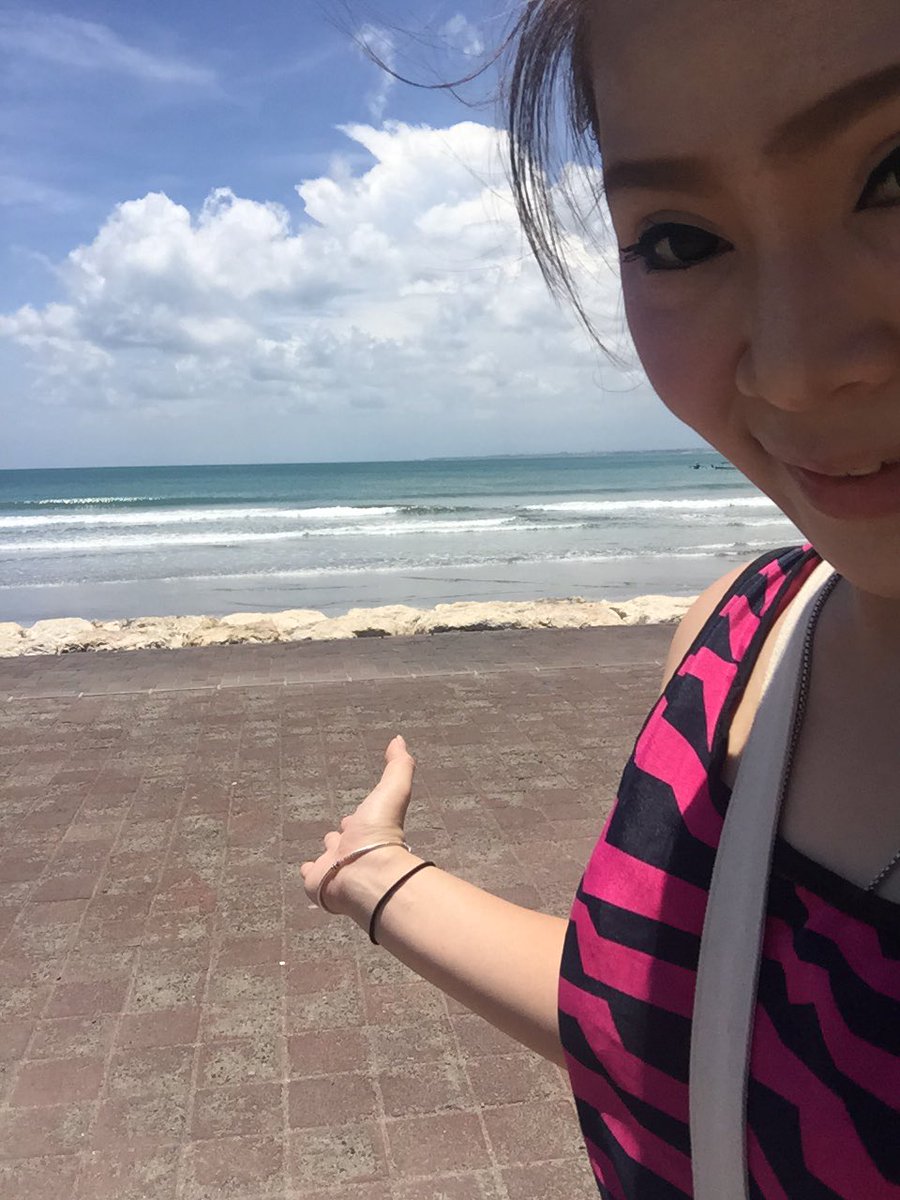 5431adalin's tweet photo. ⭐️⭐️⭐️2⃣0⃣1⃣6⃣.🔟.🔟⭐️⭐️⭐️
Bali beach 🌴🌴🌴🏄🏄🏄👙👙👙 #kuta #Bila #Love https://t.co/GXWyt2m4zY