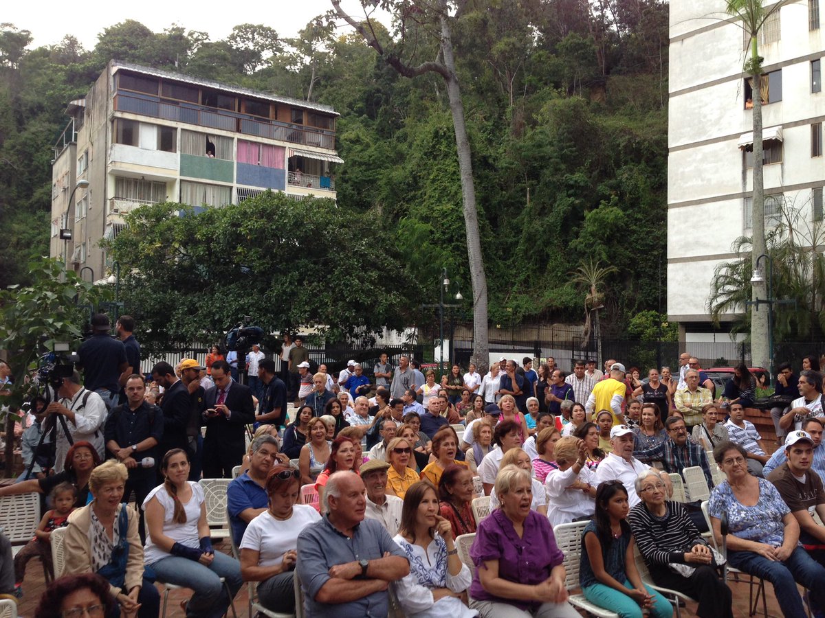 sabatomanfredi's tweet photo. #Caracas esta con el cambio #Caracas esta #RevicatorioYA porque aquí #SiHayFuturo vamos por el cambio, #Caracas es #educacion #ADelante https://t.co/qoz025RIcB