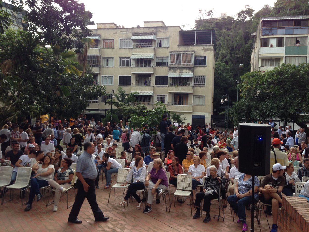 sabatomanfredi's tweet photo. #Caracas esta con el cambio #Caracas esta #RevicatorioYA porque aquí #SiHayFuturo vamos por el cambio, #Caracas es #educacion #ADelante https://t.co/qoz025RIcB