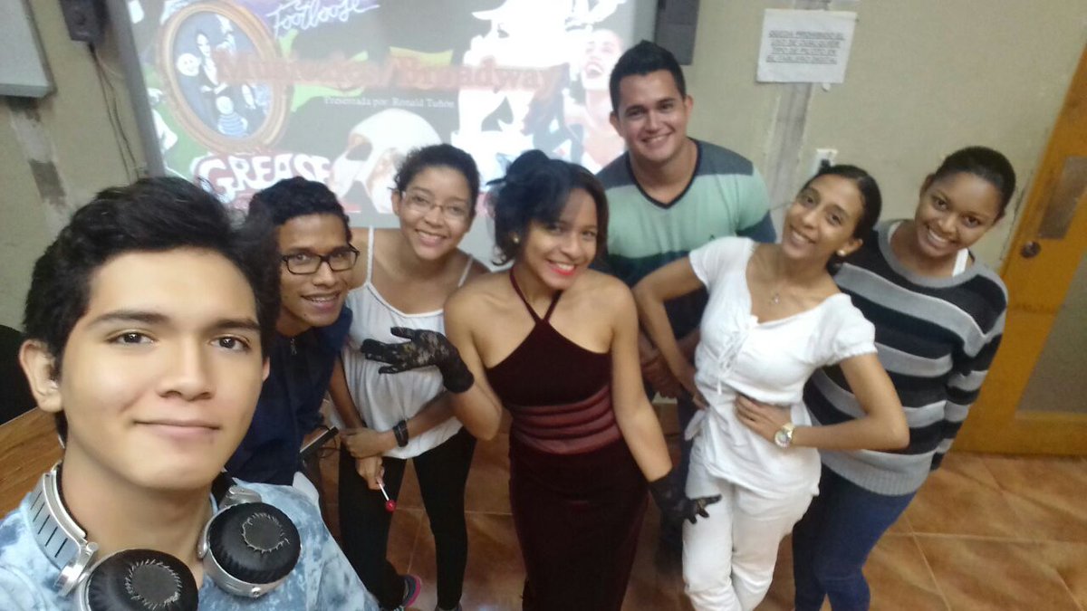 APAMUP_UP's tweet photo. Todo un éxito la 8va reunión del semestre. Con en el Tema de "Broadway". Gracias a @ron0718 por tan excelente aporte. #APAMUP https://t.co/YCFxrmiADD