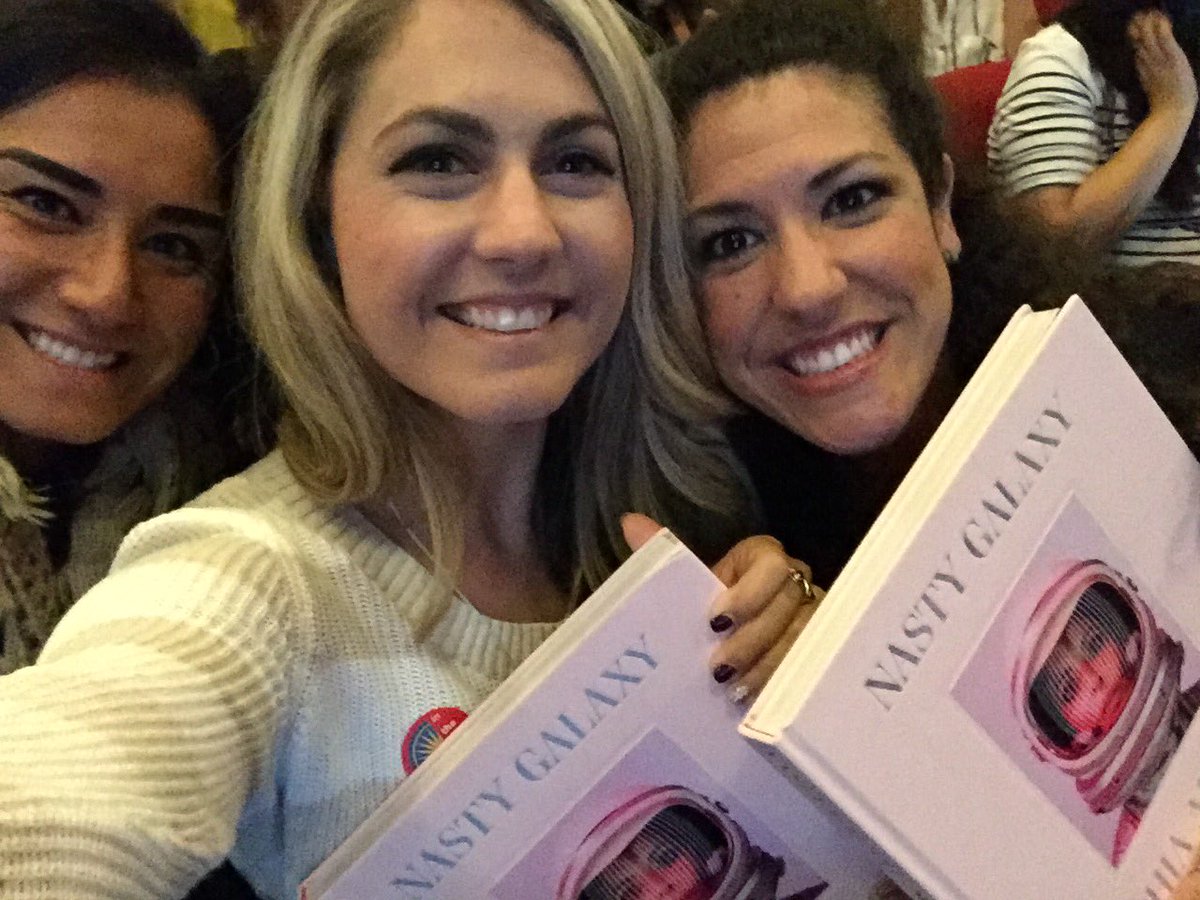 Jessica Lyons tweet media