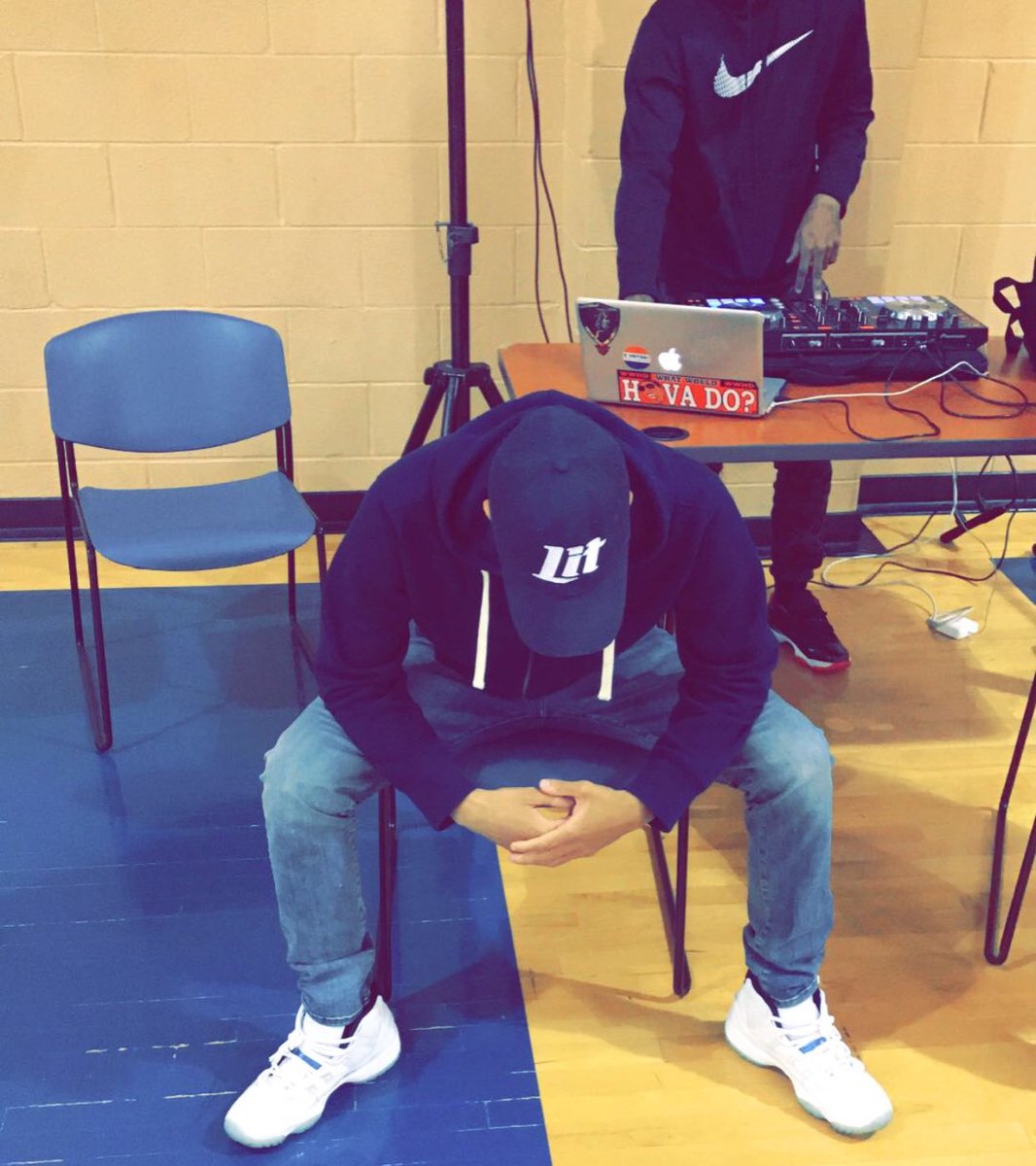 SeeMid_Tweet's tweet photo. Bro @DreTruGentleman rocking that LIT hat ππ½ #PSVOD https://t.co/TPXJDy8Ftl