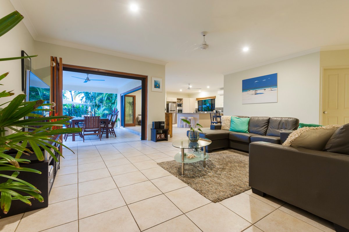 PinkCo1's tweet image. This family sized home will impress all in regards to design, presentation and its as-new condition... realestateportdouglas.com/property/detai… #PortDouglas