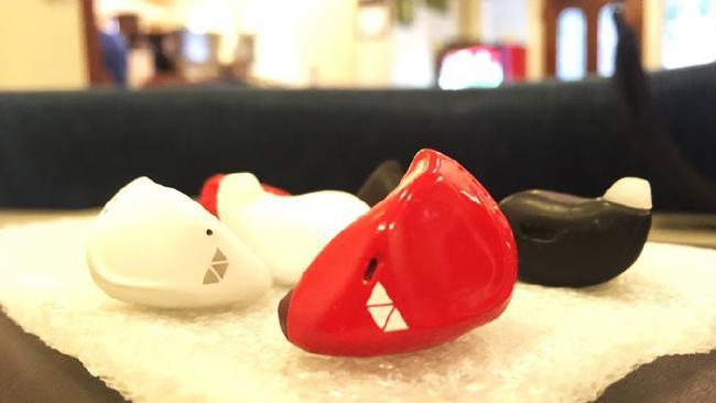 MediaBlackoutUS's tweet photo. The Smart Earpiece That Translates Language https://t.co/VADMpIDQQ8 https://t.co/iYBAD19uw4