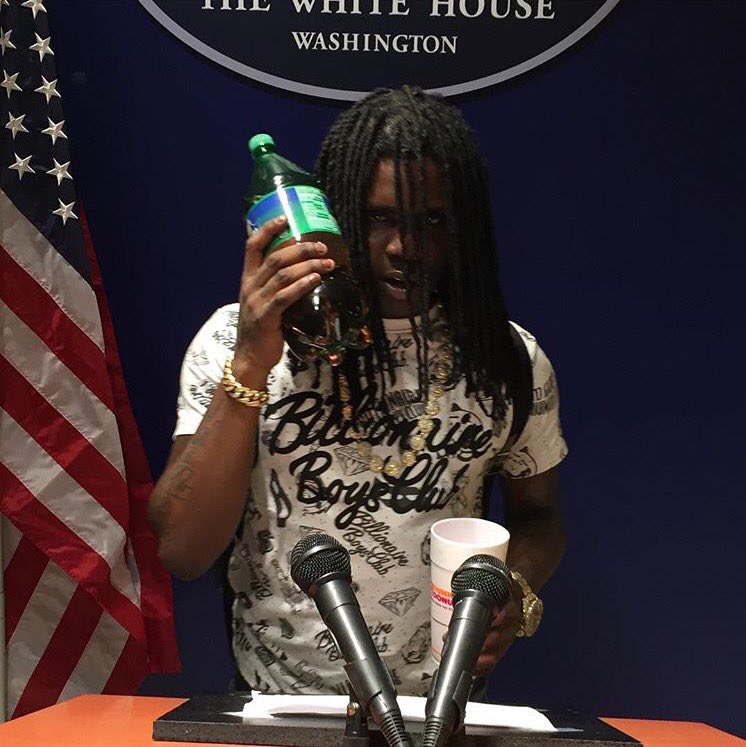 LightskinBilNye's tweet photo. Some say Trump....
Some say Hillary....
#Sosa2016 https://t.co/stSFadRq20