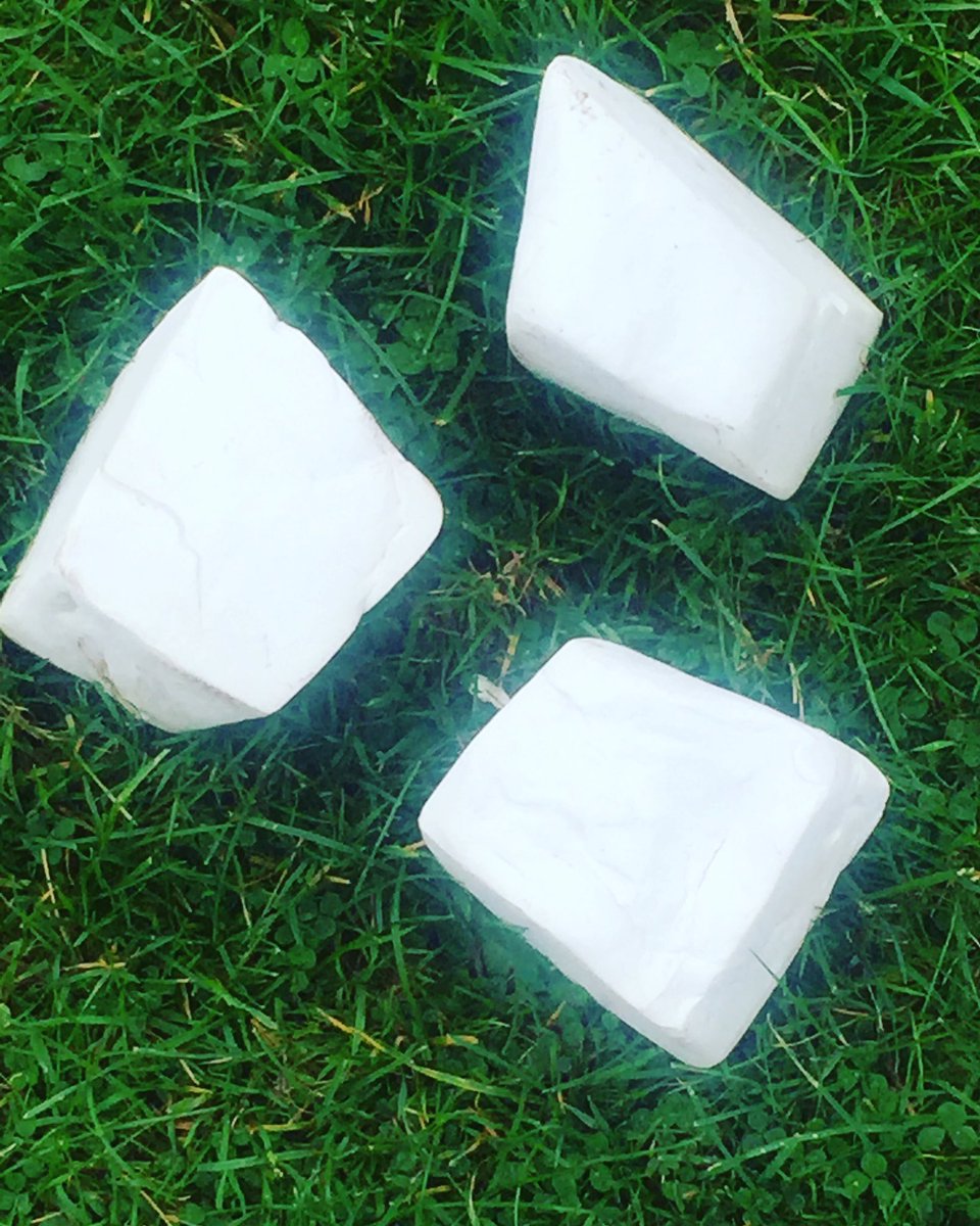 ChatwinAna's tweet photo. Fernando Casasempere - Second Skin ( Detail )
#white #porcelain #landart #FriezeLondon #sculpturepark #regentspark #3000pieces #forms https://t.co/rfLH1ccJlA