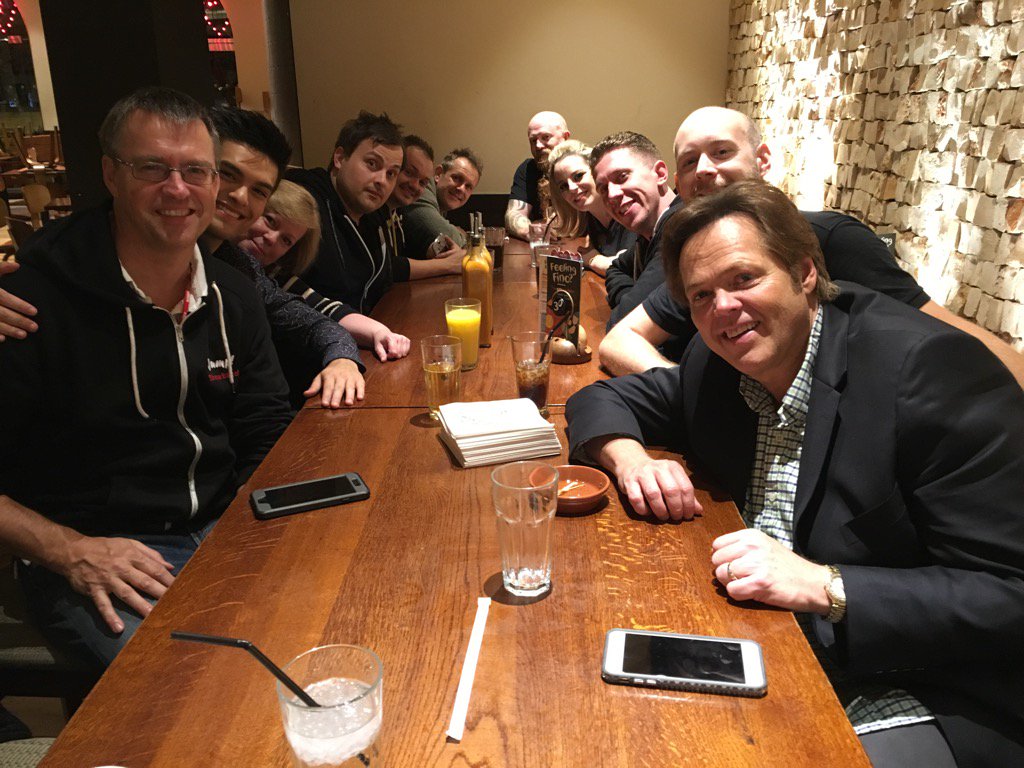 cndrums's tweet photo. Everybody say cheeseburgers! "@jimmyosmond: It's @NandosUK time in Northampton! #MoonRiverandMe https://t.co/V1YgiFmMtD"
