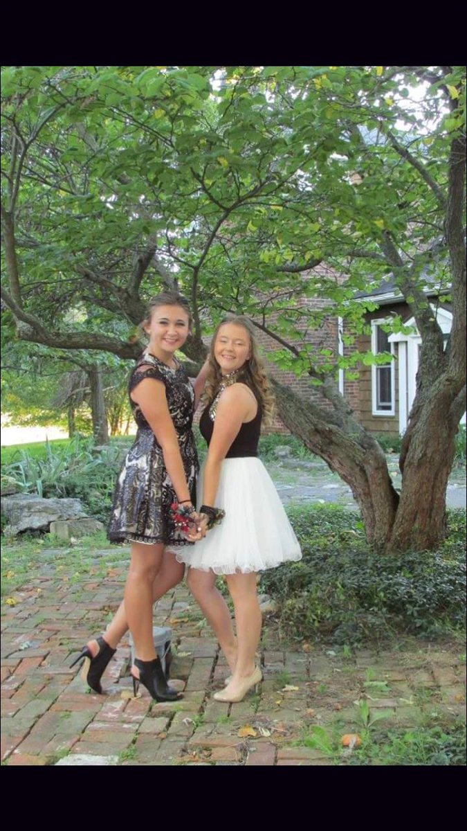 AkomReagan's tweet photo. Freshman hoco was great!❤ https://t.co/vzCYnbwmf0