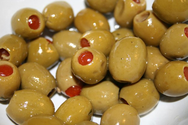 BuzzFeed's tweet photo. Let’s talk about how disgusting olives are https://t.co/6diorpceo7 https://t.co/WkP5ueirgf