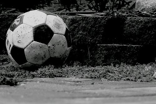 MotivacionesF's tweet photo. El fútbol es capaz de hacerte sonreír en el peor momento. https://t.co/XC2tCjkr27
