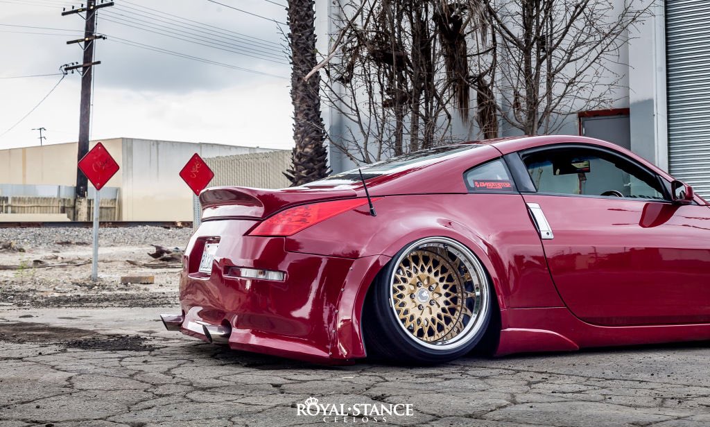 thisisslammed's tweet image. @ someone who would like to have this widebody 350z 😍