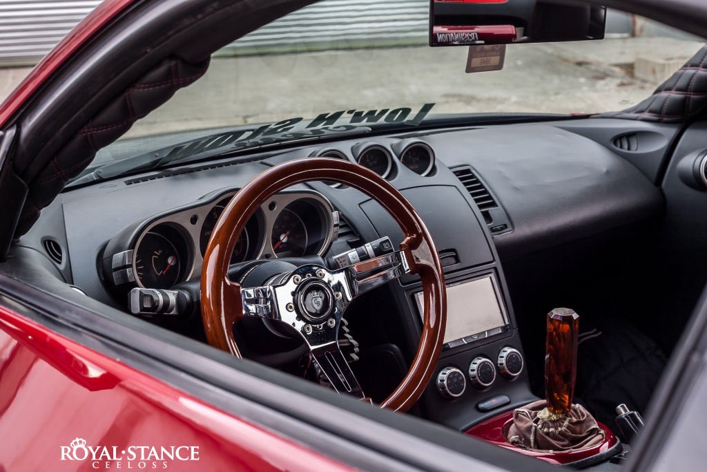 thisisslammed's tweet image. @ someone who would like to have this widebody 350z 😍