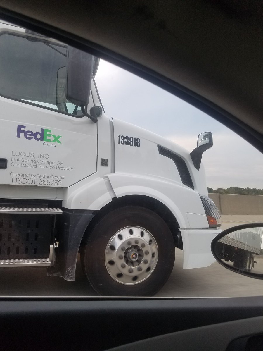 spedkilz's tweet photo. @FedEx  This Jackwagon ran me off the interstate. I guess the packages getting delivered are more important than my life! Smh! https://t.co/32FoAmj4Ra