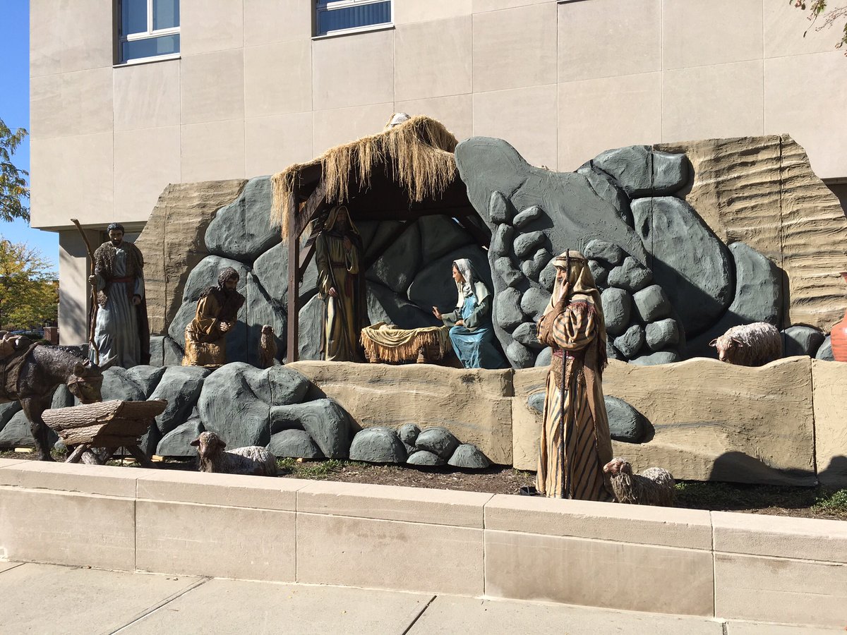 treeweightman's tweet image. It may only be Oct 10 but the Magi &amp;amp; Co is ready for Christmas!  #StateAutoInsurance #WeAreStateAuto #ChristmasCorner