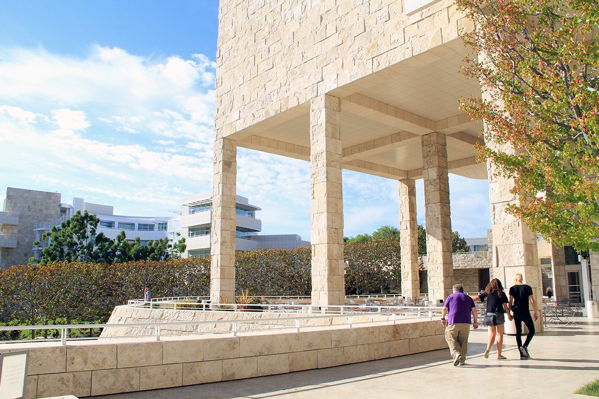 KPbags's tweet photo. A shot of the #beautiful #Getty Museum here in LA to brighten your Monday https://t.co/g7qRBBhiaO