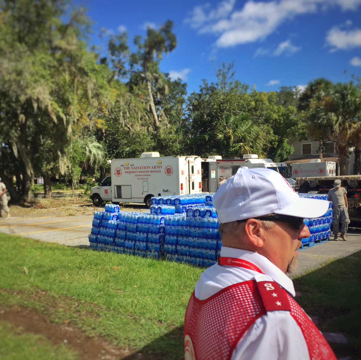 SalArmyAOKEDS's tweet photo. It's an honor to be able to serve clean water to those who don't have a source of fresh, clean water after #HurricaneMatthew https://t.co/cjkFSqpbnB