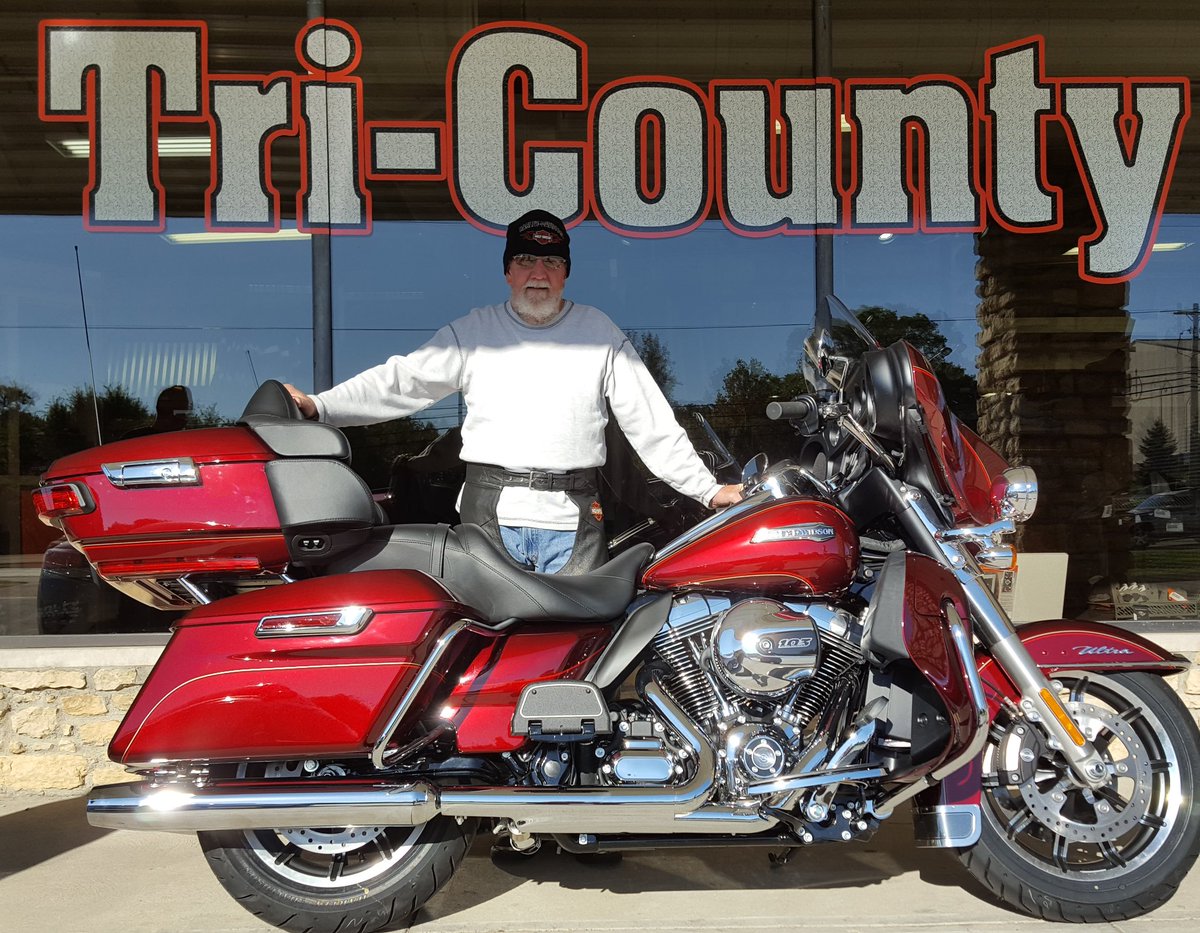 TriCountyHarley's tweet photo. Congratulations to Bob Knepfle on the purchase of his new FLHTCU! #tricountyharleydavidson #flhtcu #liveyourlegend https://t.co/iHMGEIXnWx