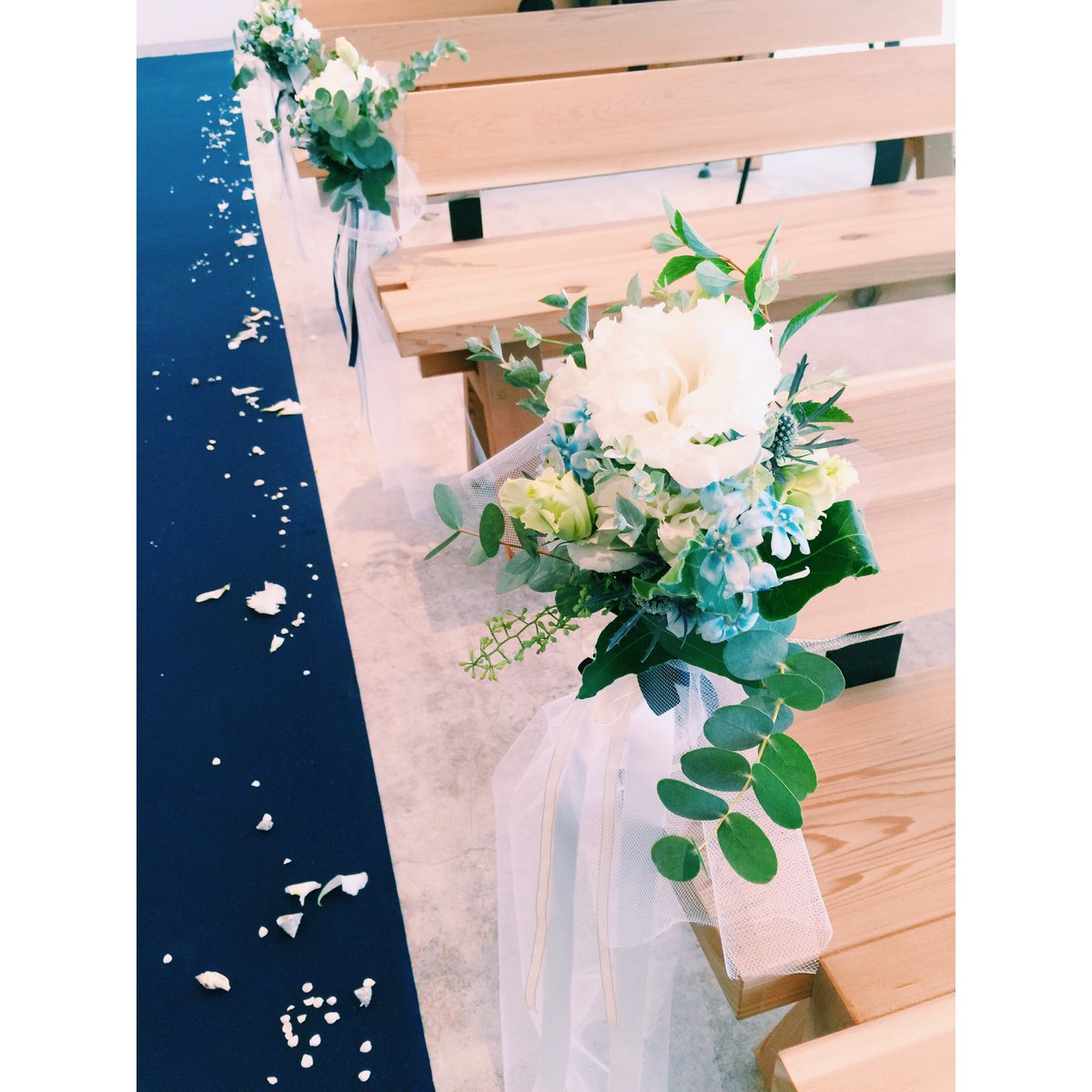 Yoppy World Twitterissa 先日 プライベートの仕事で結婚 式会場のコーディネートさせていただきました 鎌倉の海の目の前にある材木座というところで 船をテーマにした結婚式に仕立てました 挙式シーンの写真をいくつか 船上結婚式 風 挙式