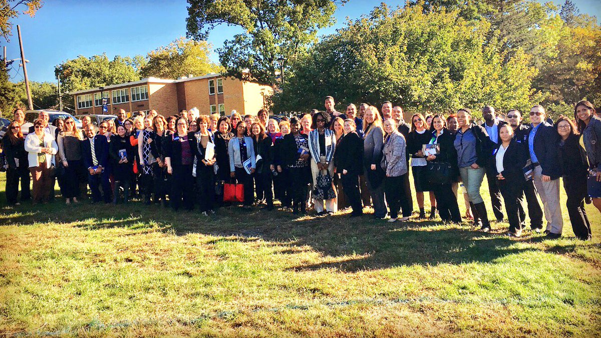 Mike_Iris's tweet photo. Great day @berkeleycollege Woodland Park NJ Campus! We got a group shot of all of our #BerkeleyAlumni / Associates! #Berkeley85 #Alumni https://t.co/SDbWobvlUl
