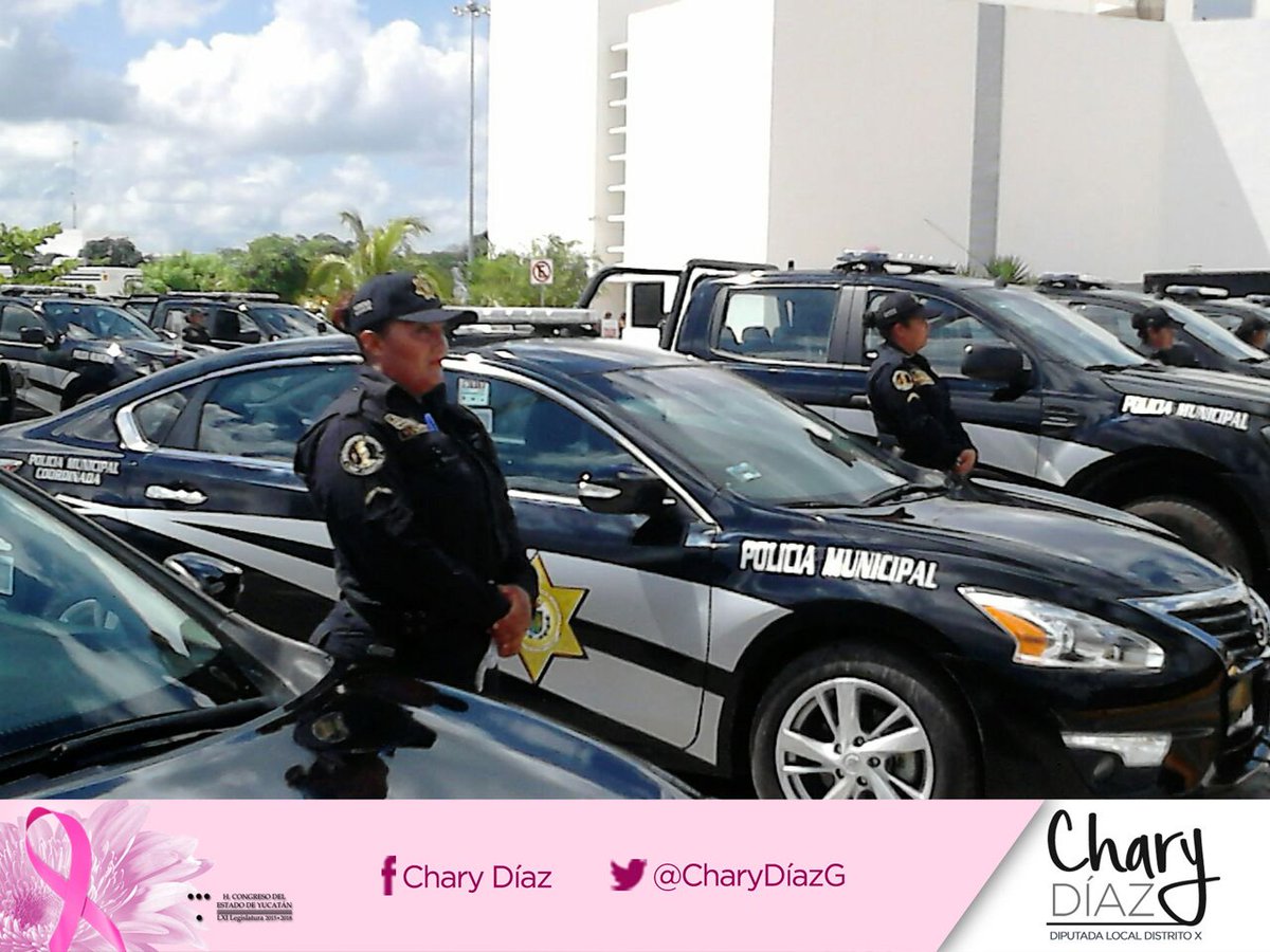 CharyDiazG's tweet photo. El Gob @RolandoZapataB hizo entrega de vehículos con la finalidad de garantizar la protección y seguridad de todos los habitantes de Yucatán https://t.co/bWp5gitsWc