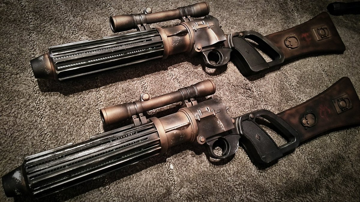 輸入品 ボバフェットEE-3 ブラスター レプリカ ブック オブ ボバ•フェット